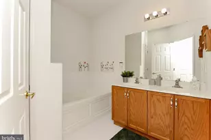 802 Schindler Dr N, Monmouth Junction, NJ 08852 - Photo 32