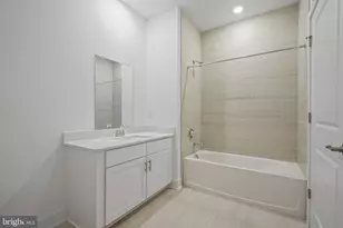 30308 Radford Ct, Monroe Township, NJ 08831 - Photo 12