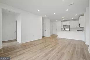 30308 Radford Ct, Monroe Township, NJ 08831 - Photo 6