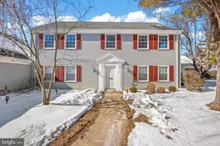 137 Plymouth Ln, Monroe Township, NJ 08831 - Photo 2