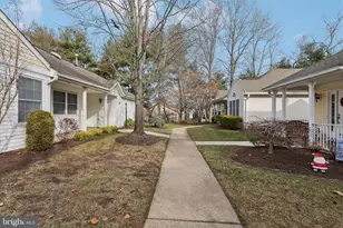 304 Waxwing Dr, Monroe Township, NJ 08831 - Photo 4