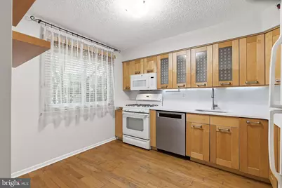 60 Hampshire Drive, Plainsboro Township, NJ 08536 - Photo 4