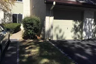 95 Thoreau Dr, Plainsboro Township, NJ 08536 - Photo 2