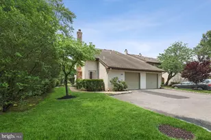 153 Thoreau Dr, Plainsboro Township, NJ 08536 - Photo 2