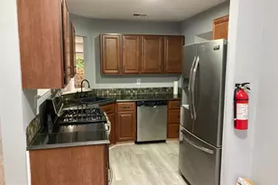 102 Riverbend Dr, North Brunswick Township, NJ 08902 - Photo 6