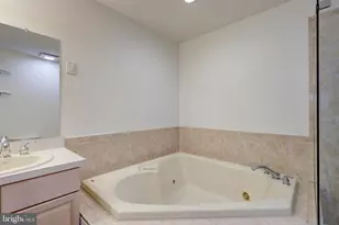 100 Forest Dr, Piscataway Township, NJ 08854 - Photo 54