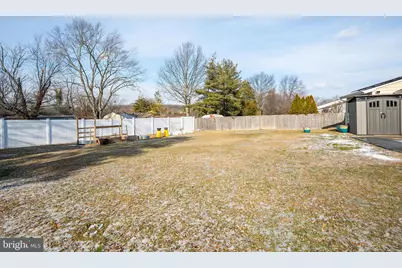 17 Cambridge Road, Kendall Park, NJ 08824 - Photo 6