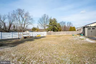 17 Cambridge Rd, Kendall Park, NJ 08824 - Photo 6