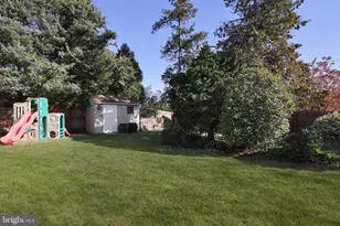 824 Evergreen Ct, North Brunswick Township, NJ 08902 - Photo 32