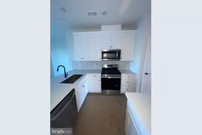 216 Lyla Lane #216, New Brunswick, NJ 08901 - Photo 2