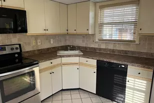 27 Benjamin Franklin Dr, Monroe Township, NJ 08831 - Photo 6