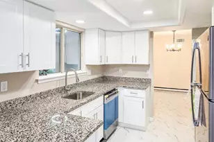 307 Modele Plaza, Monroe Township, NJ 08831 - Photo 10