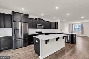 504 E International Rd, Monroe Township, NJ 08831 - Photo 4