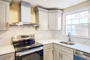 220 Manchester Ln, Monroe Township, NJ 08831 - Photo 14