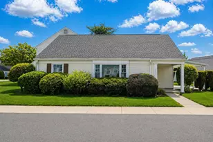 220 Manchester Ln, Monroe Township, NJ 08831 - Photo 2