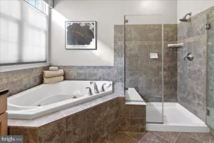 38 Edgemere Dr, Kendall Park, NJ 08824 - Photo 32