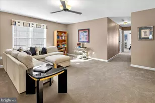 38 Edgemere Dr, Kendall Park, NJ 08824 - Photo 36