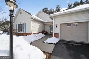 4 Empress Ct, Princeton, NJ 08540 - Photo 2