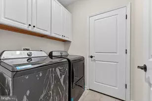 505 Sadie Cir, New Brunswick, NJ 08901 - Photo 16