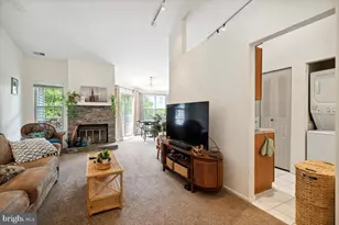 4073 Bayberry Ct Ct, Monmouth Junction, NJ 08852 - Photo 2