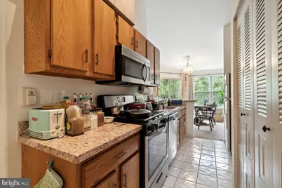 4073 Bayberry Court Court #4073, Monmouth Junction, NJ 08852 - Photo 6