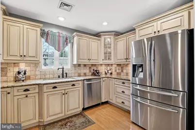 32 Kingsley Road, Kendall Park, NJ 08824 - Photo 6