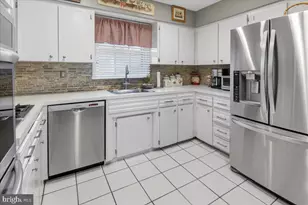 7 James Ave, Kendall Park, NJ 08824 - Photo 12