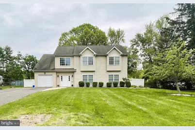 7 Beryl Court Court, Kendall Park, NJ 08824 - Photo 1