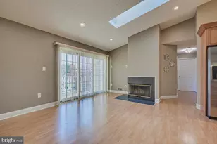 268 Kempsey Dr, North Brunswick Township, NJ 08902 - Photo 4