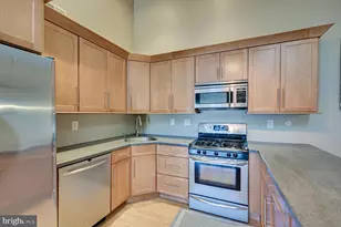 268 Kempsey Dr, North Brunswick Township, NJ 08902 - Photo 12