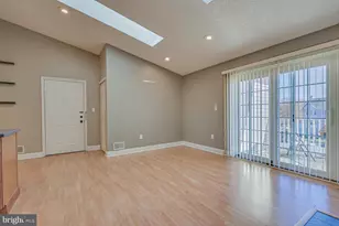 268 Kempsey Dr, North Brunswick Township, NJ 08902 - Photo 6