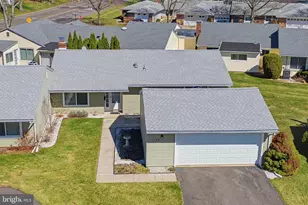 21 Celtis Plaza, Monroe Township, NJ 08831 - Photo 2