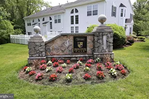 102 Wellington Park Dr Dr, South Brunswick Township, NJ 08540 - Photo 4