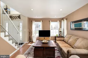 28 Terrier Pl, Kendall Park, NJ 08824 - Photo 4