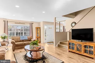 376 Stirling Dr, Monroe Township, NJ 08831 - Photo 6