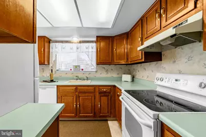376 Stirling Drive, Monroe Township, NJ 08831 - Photo 14