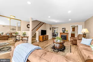 376 Stirling Dr, Monroe Township, NJ 08831 - Photo 8