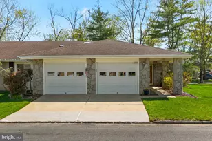 480 Fairton Dr, Monroe Township, NJ 08831 - Photo 2