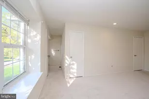 4 Pond View Dr, Plainsboro Township, NJ 08536 - Photo 16