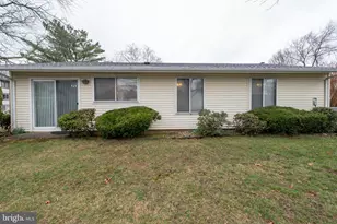 264 Crosse Dr, Monroe Township, NJ 08831 - Photo 2