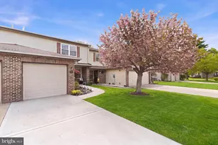 69 Jefferson Dr, Spotswood, NJ 08884 - Photo 2