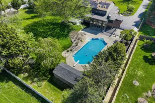 2 Pollak Ct, Cranbury Township, NJ 08512 - Photo 4