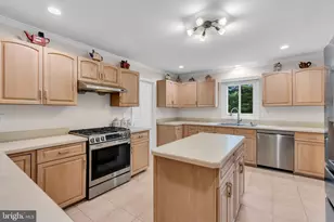 14 Hancock Ct, Plainsboro Township, NJ 08536 - Photo 18
