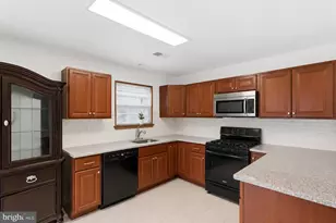 101 Wellington Park Dr, South Brunswick Township, NJ 08540 - Photo 10
