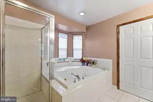 101 Wellington Park Dr, South Brunswick Township, NJ 08540 - Photo 26