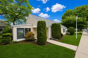243 Mayflower Way, Monroe Township, NJ 08831 - Photo 2
