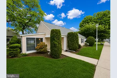 243 Mayflower Way, Monroe Township, NJ 08831 - Photo 2