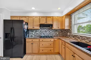 1305 Carlisle Rd, North Brunswick Township, NJ 08902 - Photo 6