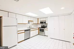 332 Quinton Dr, Monroe Township, NJ 08831 - Photo 12