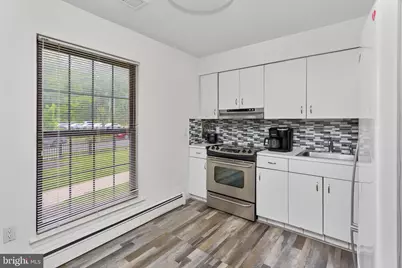 323 Gills Lane, Iselin, NJ 08830 - Photo 8